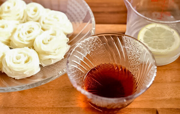 暑い夏に何度もやりたい！　そうめんのめんつゆ、水で割るのではなく…？