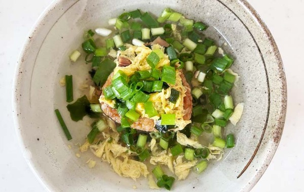 卵スープの意外な飲み方　その下には…「この食べ方はあり！」