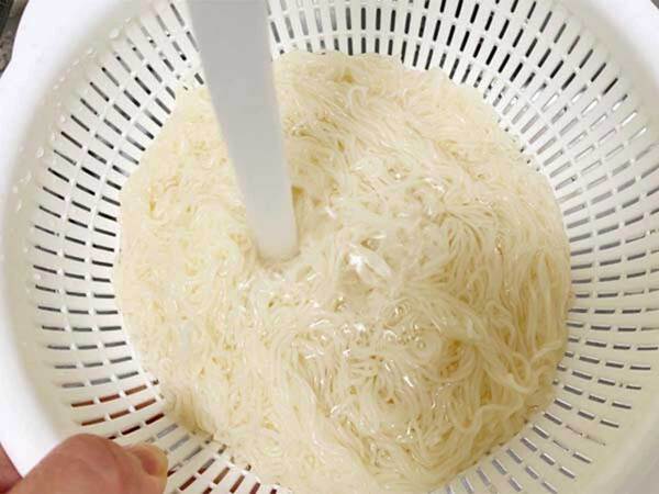 夏の昼ご飯に作ってみて！　変わったそうめんの食べ方に「めんつゆいらず」