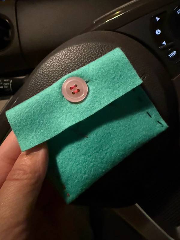 母親にあげたのは『グッチ』の財布？　小５息子のプレゼントに「涙が出た」「こんなの号泣する」