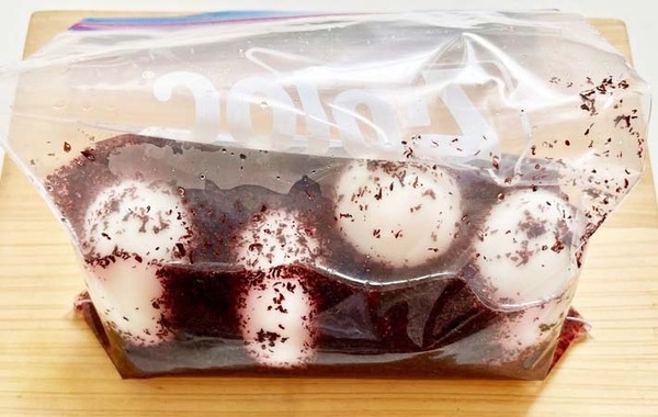 『ゆかり』とゆで卵をジッパー袋に入れて…？　簡単おかずに「夫や子供がハマった」