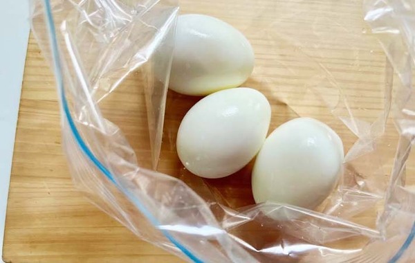 まだめんつゆで漬けてる？　ゆで卵の味付けに「夫が喜んだ！」