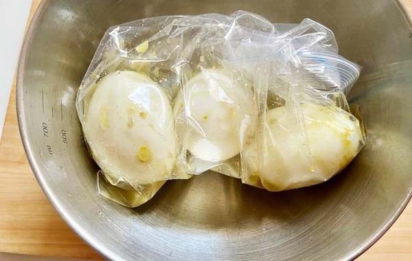 まだめんつゆで漬けてる？　ゆで卵の味付けに「夫が喜んだ！」