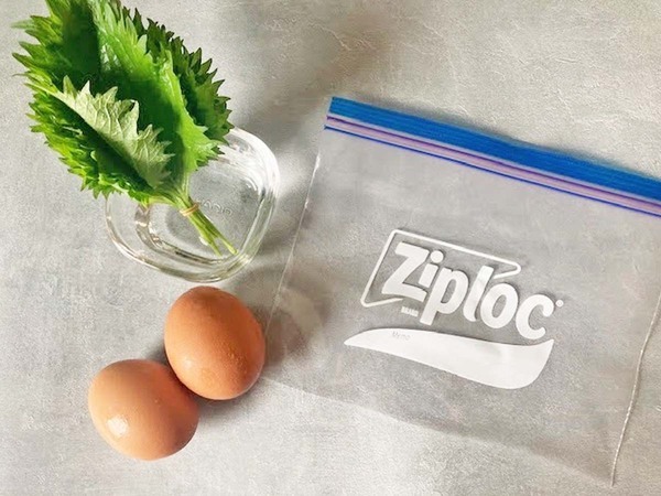 ゆで卵と大葉をジッパー袋に入れて…　できた簡単おかずが「ご飯が進む」「夏にぴったり」