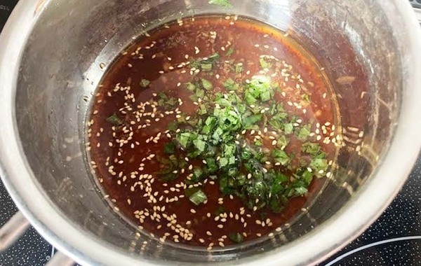 ゆで卵と大葉をジッパー袋に入れて…　できた簡単おかずが「ご飯が進む」「夏にぴったり」