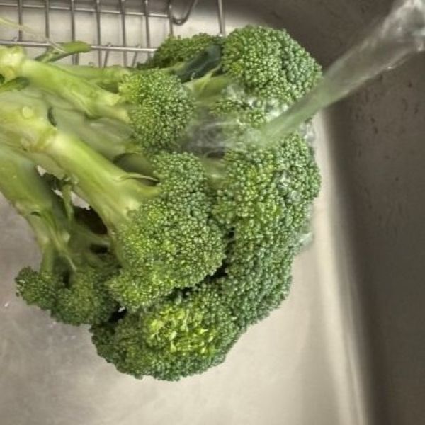 ポリ袋にブロッコリーを入れて？　意外な洗い方に「超合理的」「真似したい」
