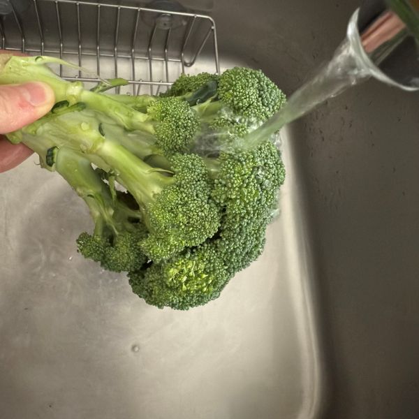 ポリ袋にブロッコリーを入れて？　意外な洗い方に「超合理的」「真似したい」