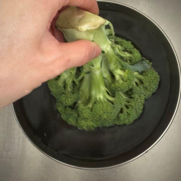 ポリ袋にブロッコリーを入れて？　意外な洗い方に「超合理的」「真似したい」