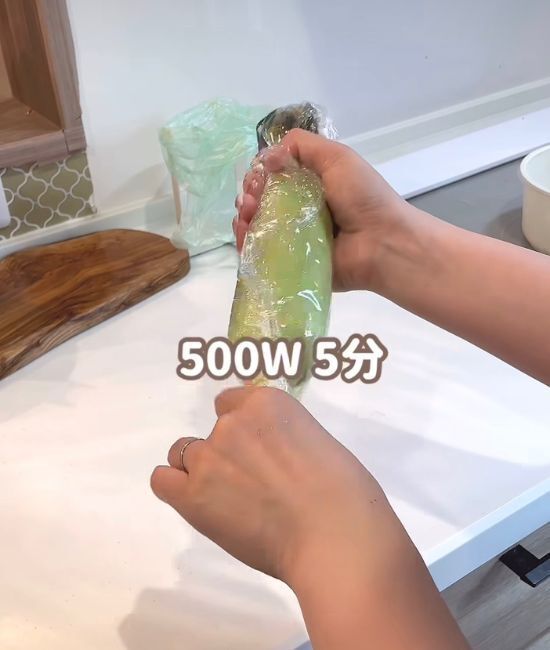 「鍋でゆでません」　トウモロコシの調理テクに「スルンと取れた」「手が汚れない」