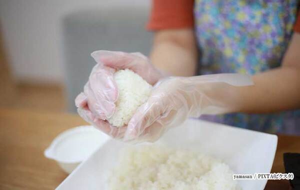 夜中に起きた娘　母がおにぎりを作ってあげたその後…「涙があふれた」「いつまでも忘れない」