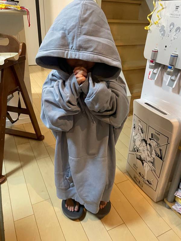 夫の服を整理していた妻　そこへ３歳息子がやってきて…「天からの使者ですか？」