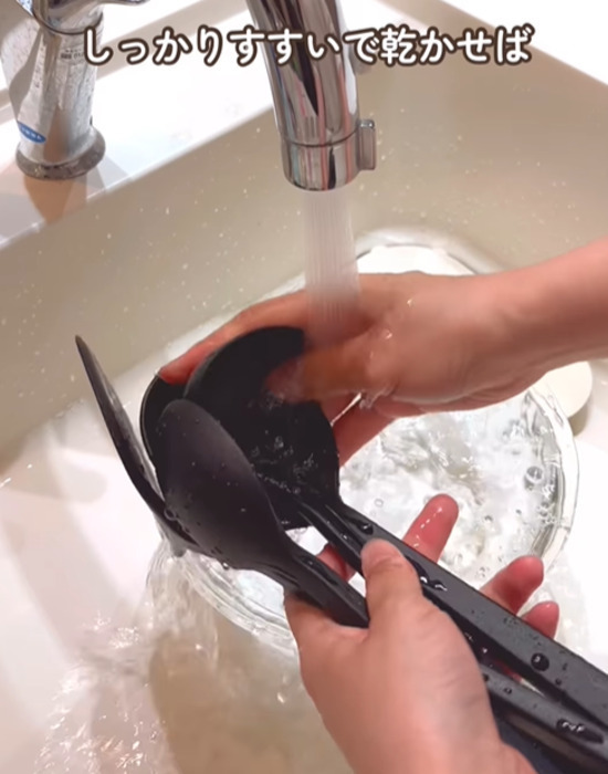 ベタ付いたシリコン製品　つけ置き１時間で「サラサラになった」