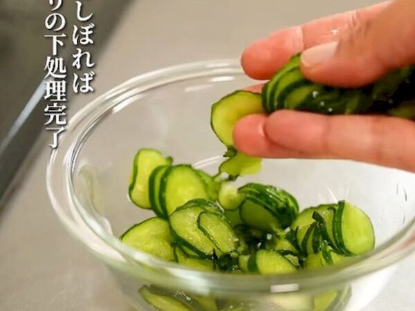 冷凍したキュウリが副菜に　ところてんと合わせて「夏の定番」