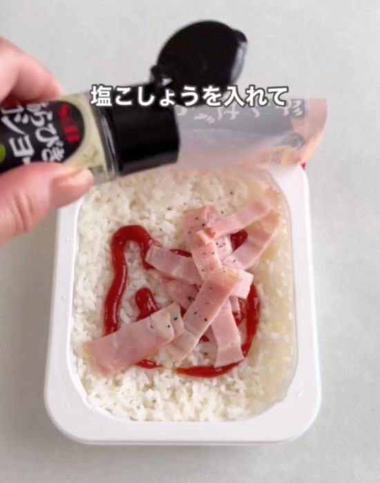 パックご飯に卵をかけてレンチン２分　仕上がりに「これだけで？」「助かる」
