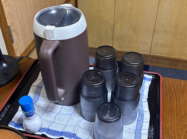 「え、ここ定食店じゃないんすか？」　30代独身男性の投稿に「笑っちゃった」「完璧で、最高！」