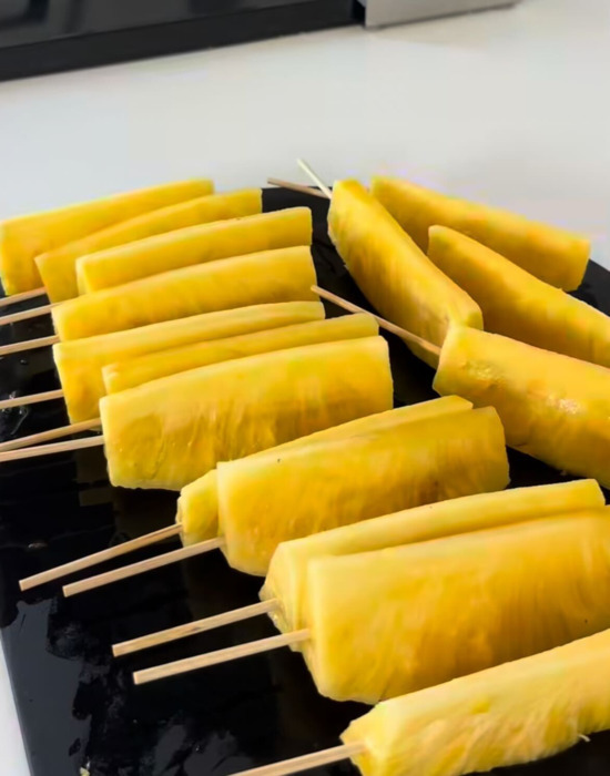 パインを切って冷凍するだけ！　手軽すぎるひんやりスイーツに「これ作る」「天才」