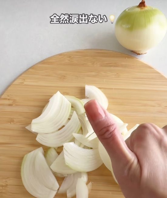 タマネギを冷凍庫に１０分入れると？　驚きの結果に「なぜだ」「毎回やる」