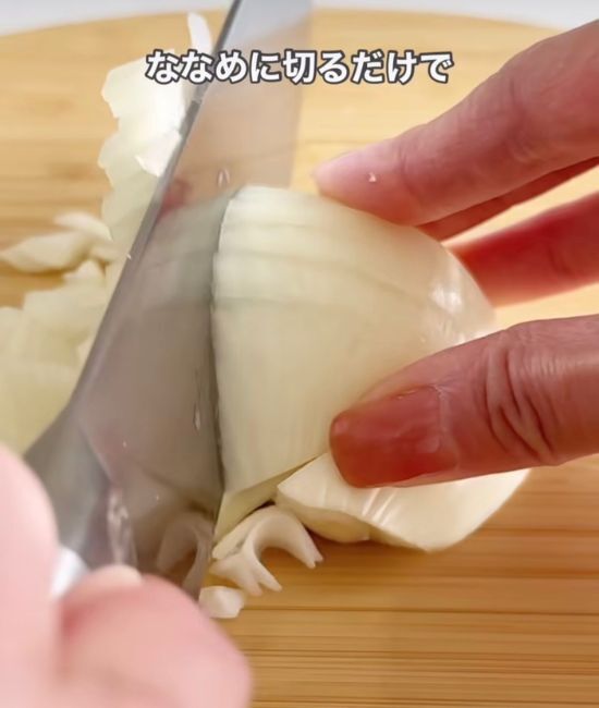 タマネギを冷凍庫に１０分入れると？　驚きの結果に「なぜだ」「毎回やる」