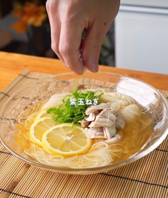 ササミ２本を使って…？　そうめんが化ける一杯に「ハマった」「夏ずっとこれ」