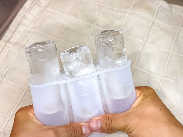 夏に水筒を使う人必見　無印で買った製氷器に「朝の準備が楽になる」