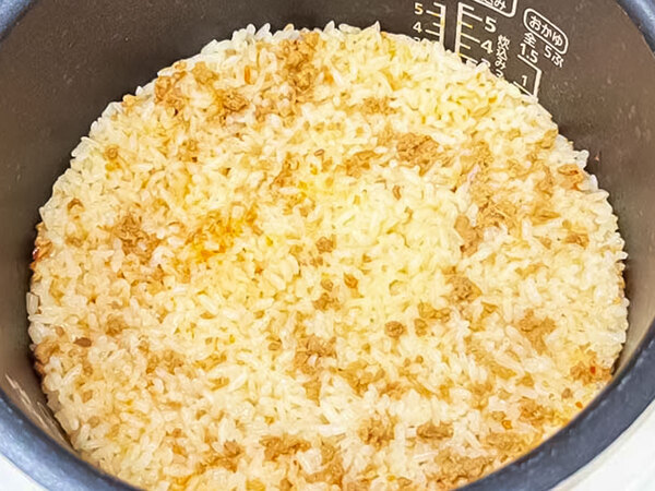 米と『麻婆豆腐の素』を炊くと？　試した結果に「ハマってしまう！」