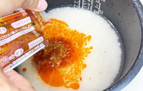 米と『麻婆豆腐の素』を炊くと？　試した結果に「ハマってしまう！」