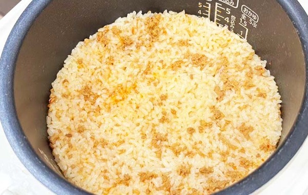 米と『麻婆豆腐の素』を炊くと？　試した結果に「ハマってしまう！」