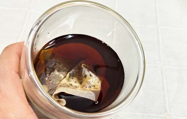 バニラアイスに入れたのは…　明治の提案に「これはクセになる」「新しい味わい」