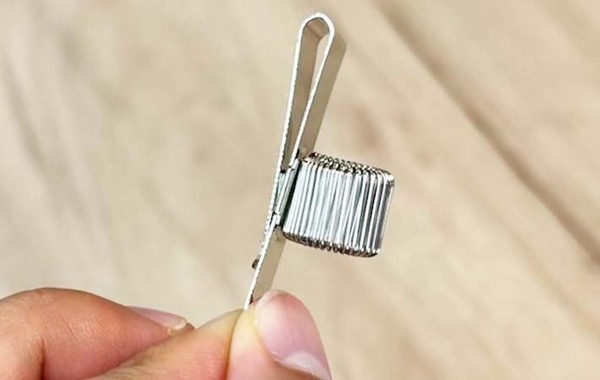 100均で見つけた『ペンホルダー』　収納したのはペンではなく…？