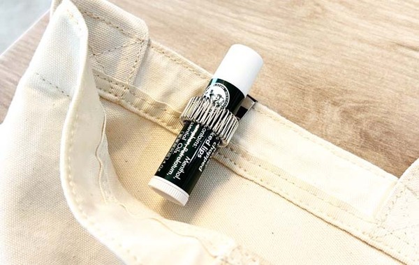 100均で見つけた『ペンホルダー』　収納したのはペンではなく…？