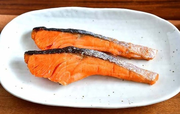 おにぎりの具材、夏は梅干し？生明太子？　食中毒を防ぎやすいのは…