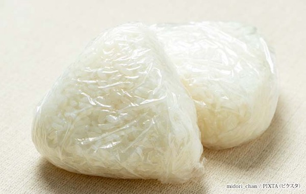 おにぎりの具材、夏は梅干し？生明太子？　食中毒を防ぎやすいのは…