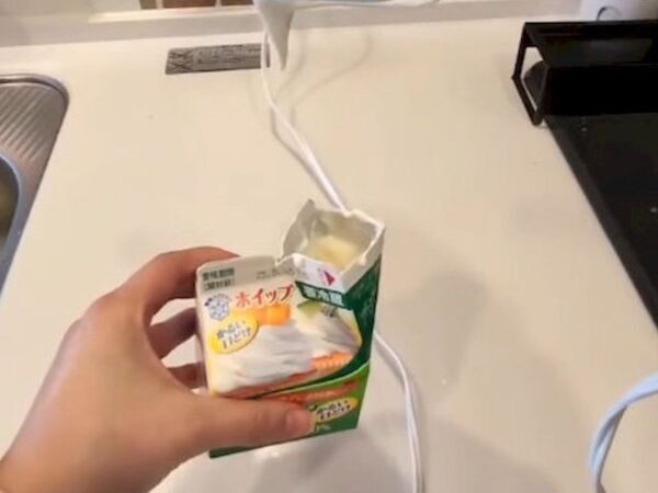 ホイップクリームは『ボウルなし』で泡立てる！　驚きの裏技に「助かる」「試すしかない」
