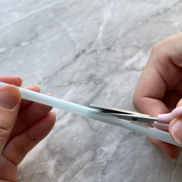 ストローを鉛筆削りに差し込んで…？　使い道に「天才かよ」「すぐ試す」