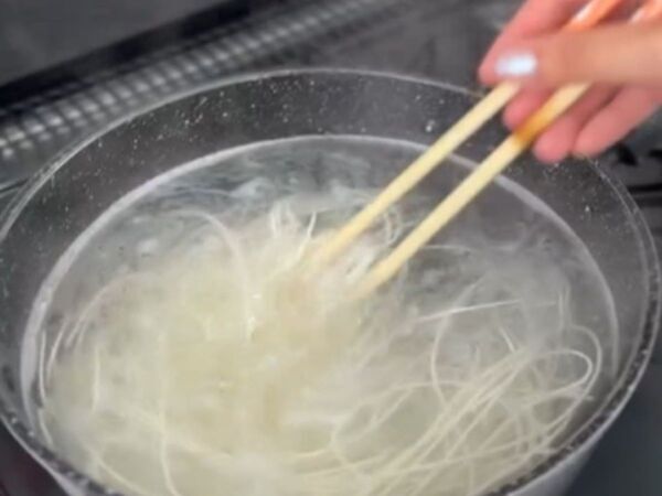 沸騰したら火を止めるだけ　そうめんがくっ付かない理由に「納得」「やってみたい」