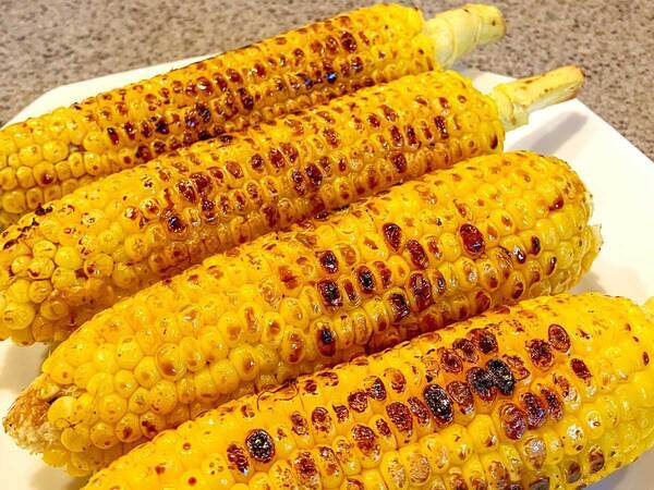 焼きトウモロコシの『おいしい食べ方』　農家が教える方法に「真似する」「想像したらヨダレが…」