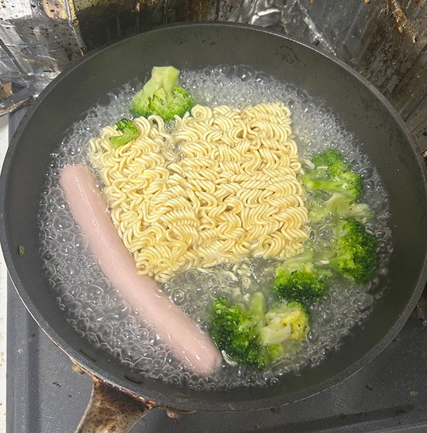 「俺と次元が違う」「この発想はなかった」　既婚者男性が作った『簡単昼メシ』が？