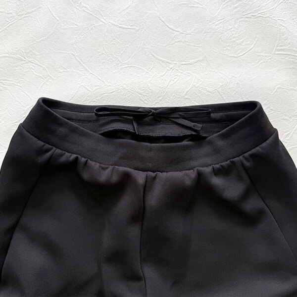 「持ってるパンツ全部これにしたい」　絶賛の声が寄せられた、ユニクロの『名品パンツ』がこちら