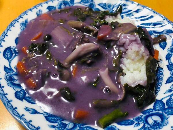 「めちゃくちゃ毒シチューになってしまった」　まさかの見た目に「怖すぎて泣きそう」