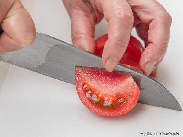トマトを6カットしてフライパンに並べたら…？　ロバート馬場のレシピに大反響！