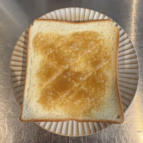 食パンにスプーンを押し当てて？　焼き上がりに「かわいすぎ」「気分上がる」