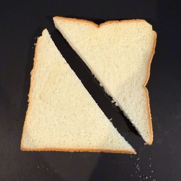 食パンにスプーンを押し当てて？　焼き上がりに「かわいすぎ」「気分上がる」