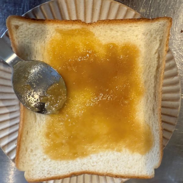 食パンにスプーンを押し当てて？　焼き上がりに「かわいすぎ」「気分上がる」