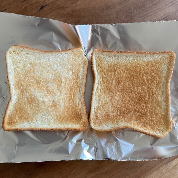 食パンを焼く時の『向き』が決め手？　焼きむらを防ぐ裏技に「早く知りたかった」