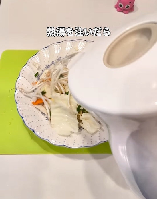 冷凍うどんの電子レンジ調理時間が長いなら？　1分に短縮する意外な方法がすごい！