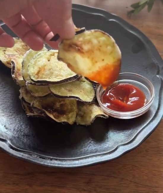 ナスを輪切りにして揚げてみて！　絶品レシピに「子供の手が止まらない」