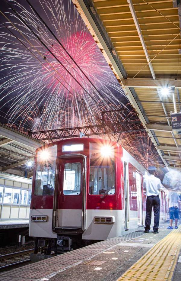 「すごい迫力」「素敵」　２人の駅員が見つめるものに、８万人が感動！