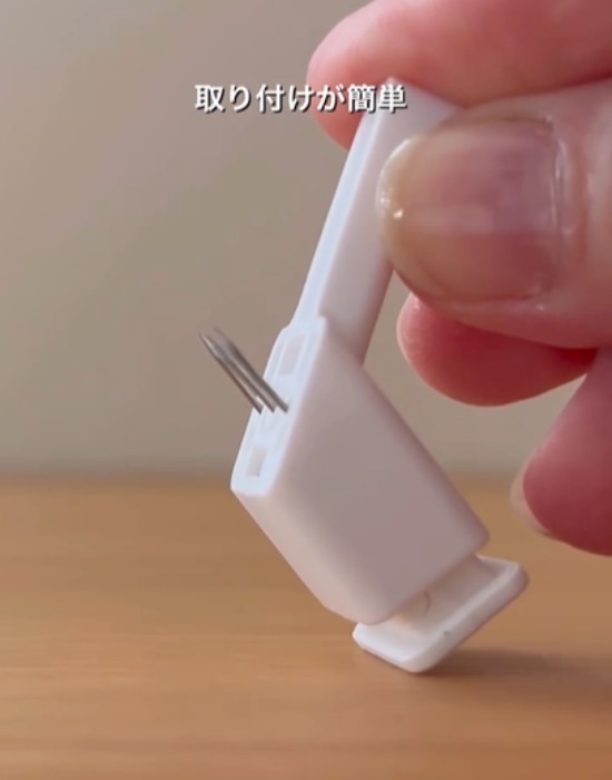 「最高」「助かるわ」　セリアの壁フックで夏場の帽子収納もラクラク