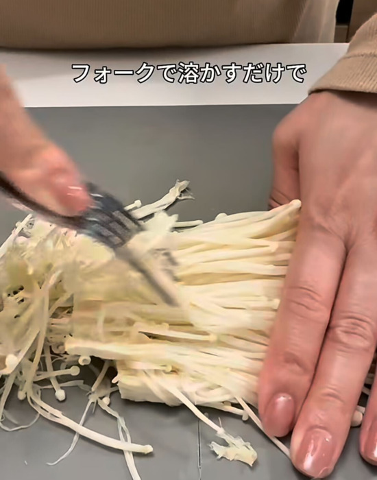 ピザ用チーズに片栗粉をまぶすと？　冷凍後に「超便利」「ストレスなし」