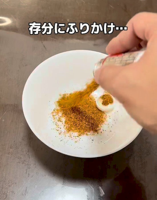 「まさか瓶同士で？」　調味料の固まりに効く裏技に「試すしかない」「目からウロコ」